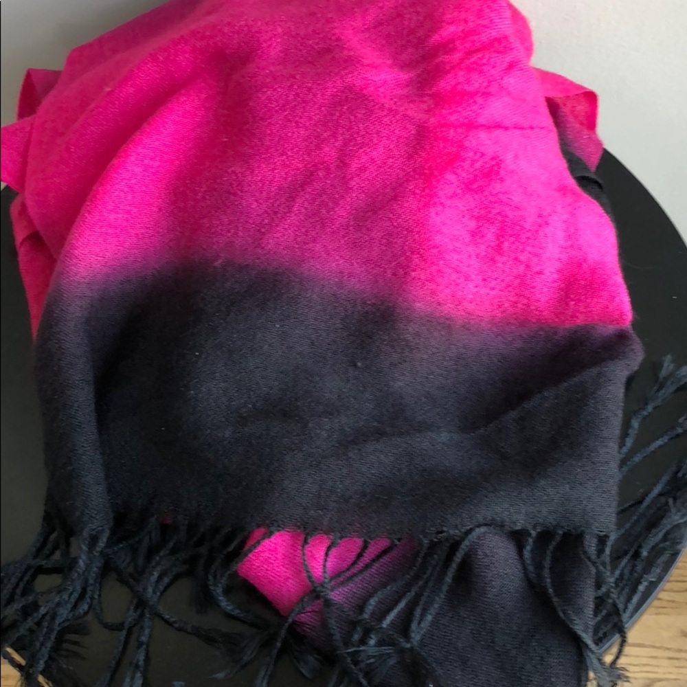 Scarf - Picture 2 of 5